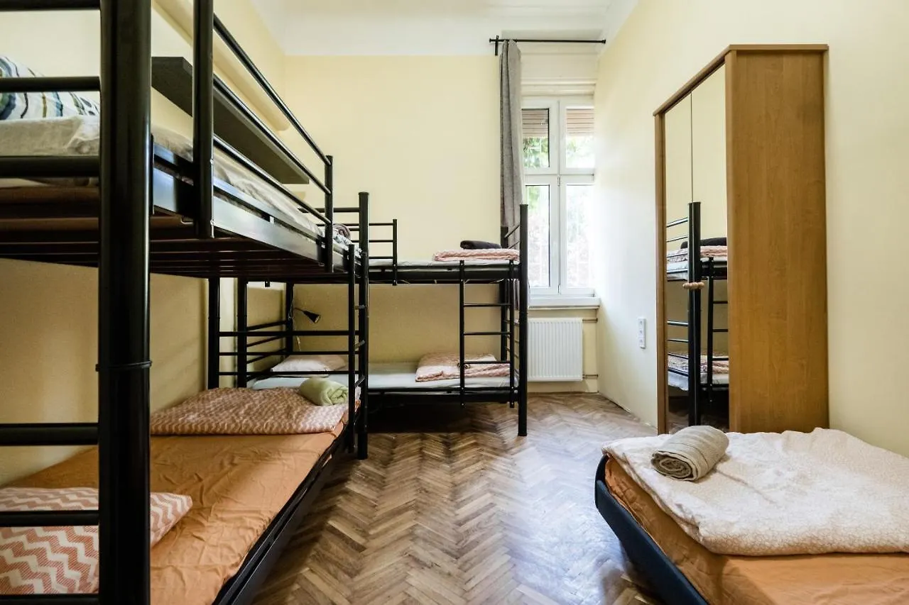 Baroque Hostel & Coworking Budapeşte 0*,