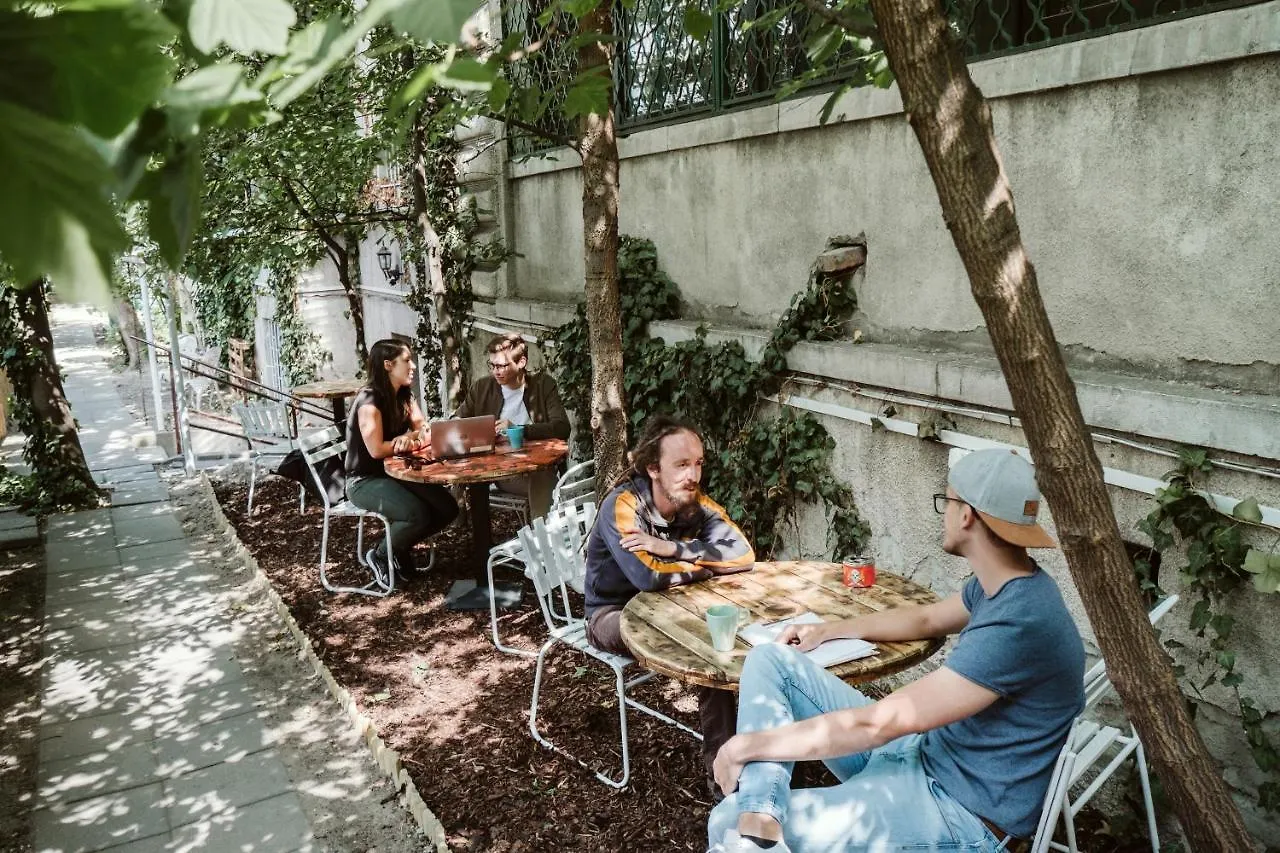 Baroque Hostel & Coworking Budapest