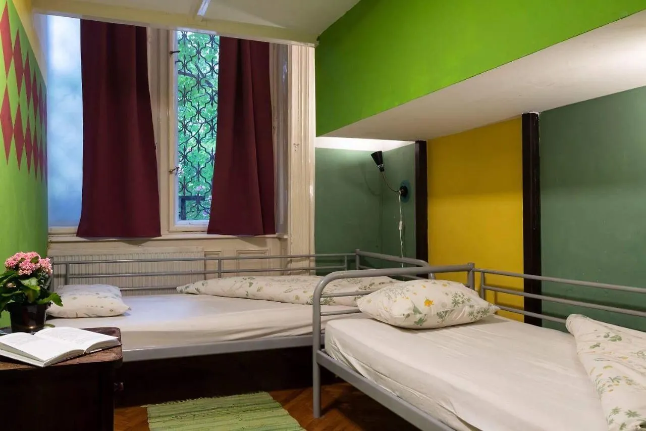 Baroque Hostel & Coworking Budapest Ungern
