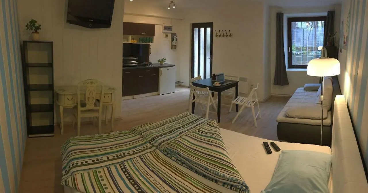 Baroque Hostel & Coworking Budapeşte