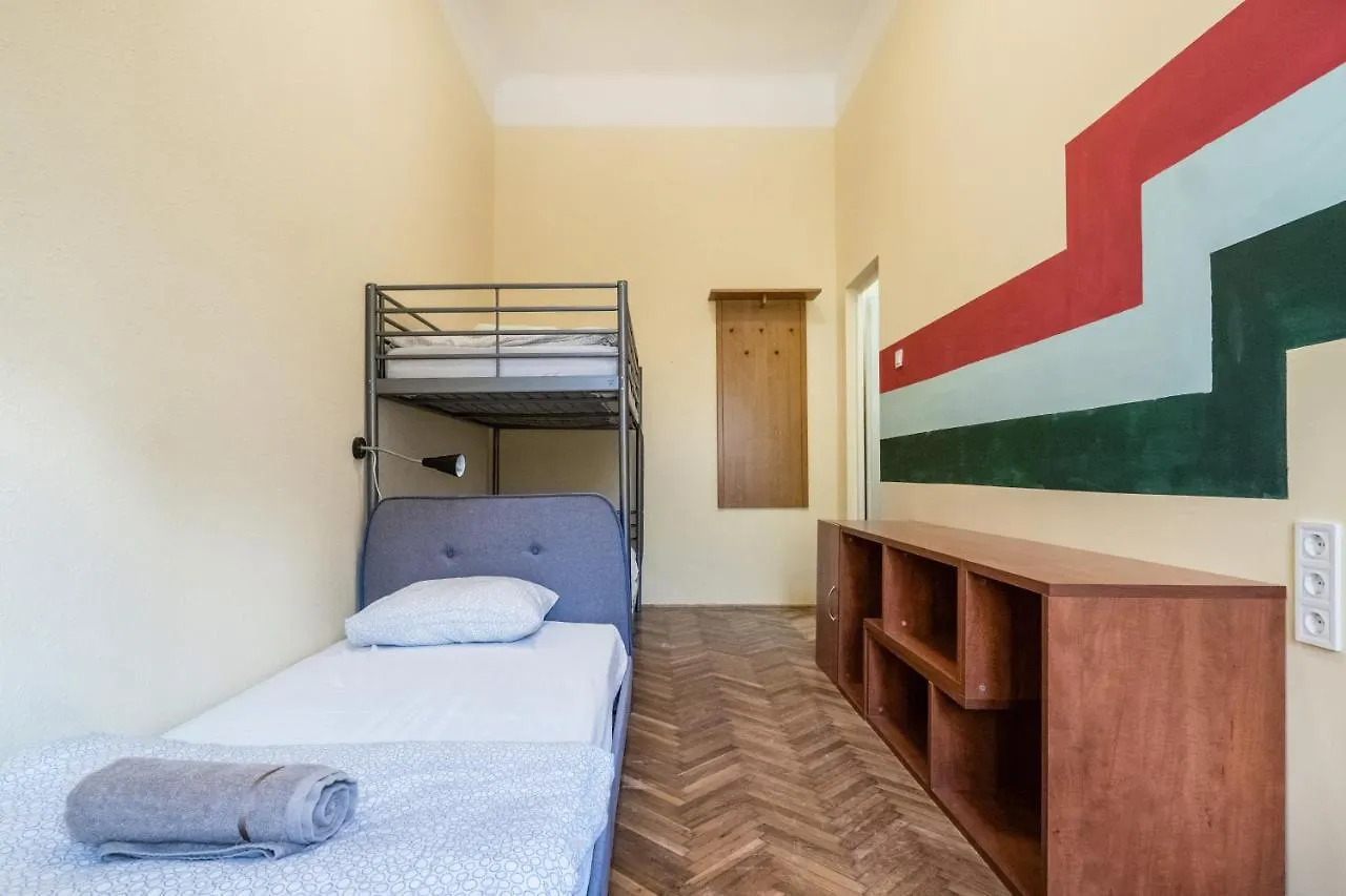 Baroque Hostel & Coworking Budapest