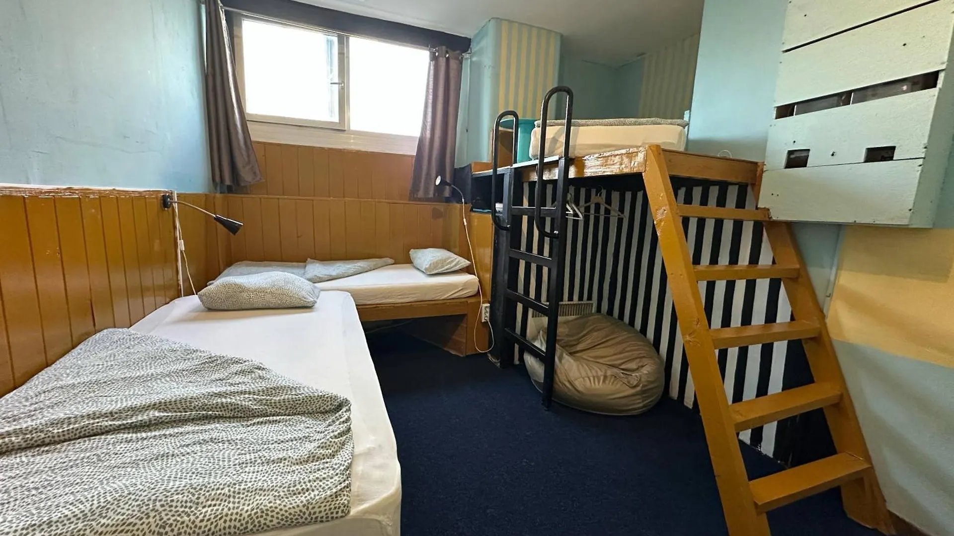Baroque Hostel & Coworking Budapest Ungheria