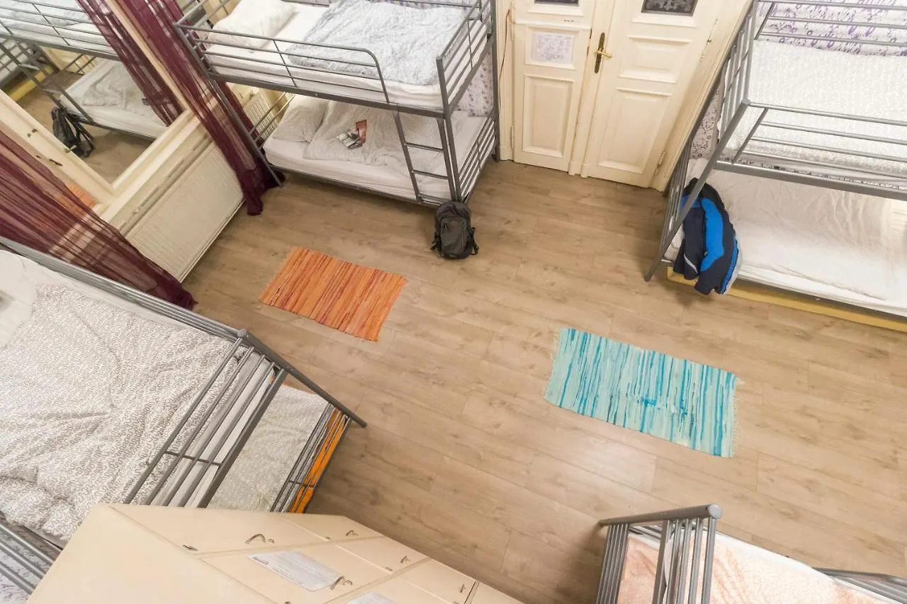 Baroque Hostel & Coworking Budapest
