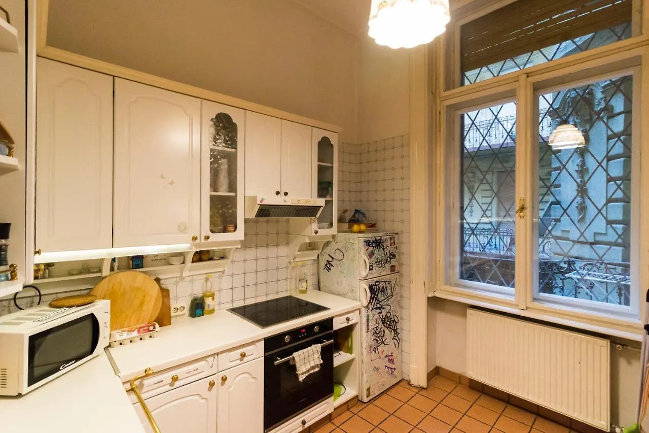 Baroque Hostel & Coworking Budapest 0*,