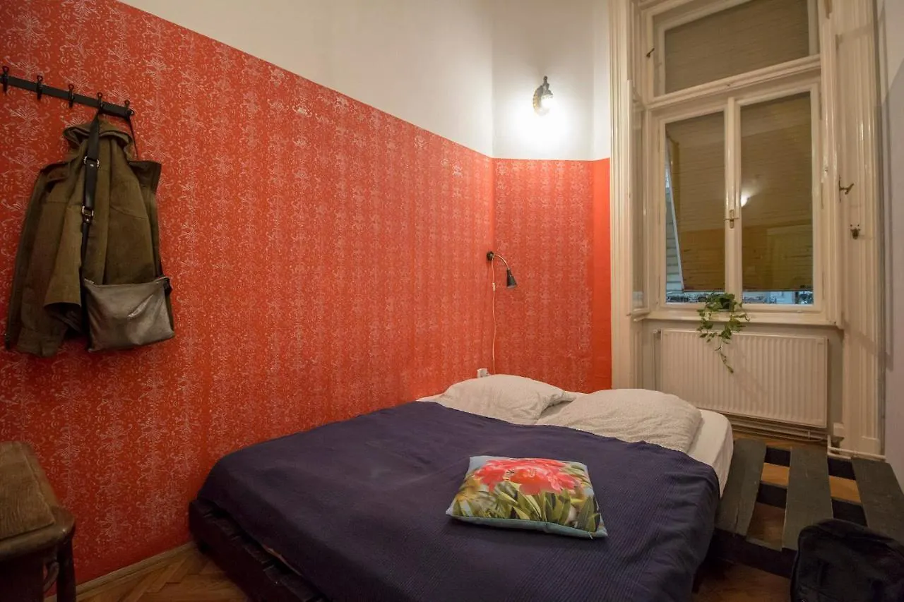 Baroque Hostel & Coworking Budapest