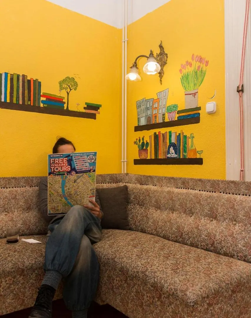 Baroque Hostel & Coworking Budapest