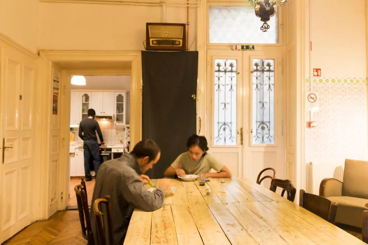 Baroque Hostel & Coworking Budapest
