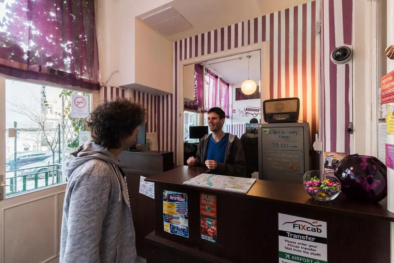 Baroque Hostel & Coworking Budapest