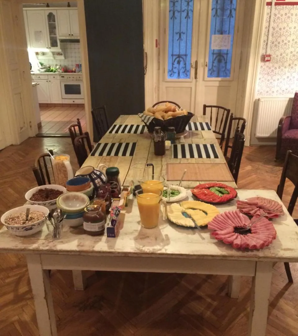 Baroque Hostel & Coworking Budapest